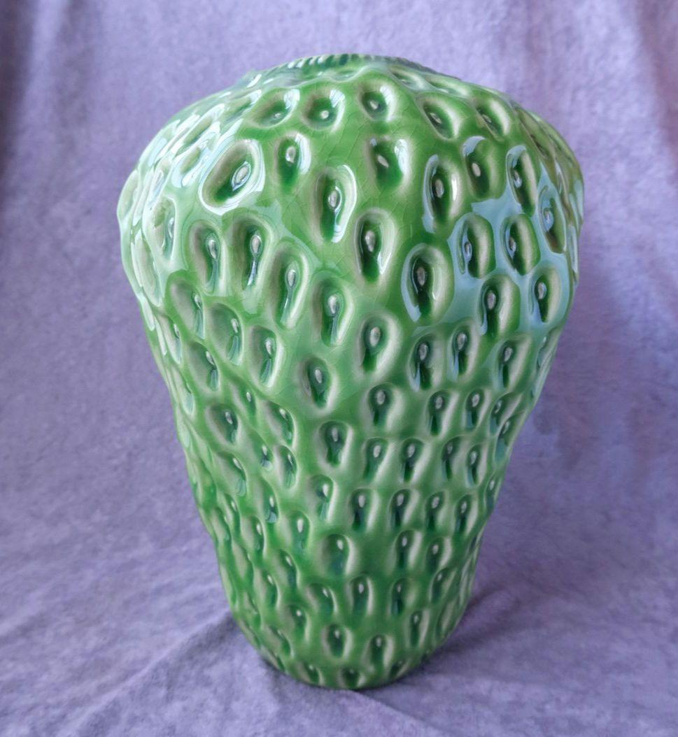 Despots イチゴ　フラワーベース　ストロベリー（グリーン）Lサイズ