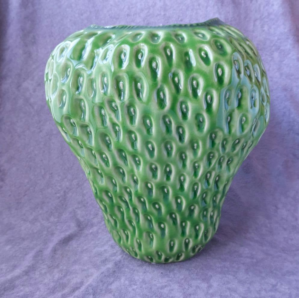 Despots イチゴ　フラワーベース　ストロベリー（グリーン）Lサイズ