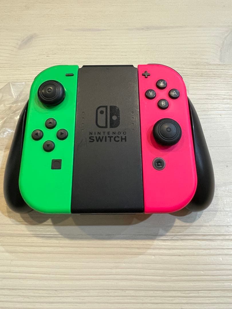 ニンテンドー　Switch本体　ジョイコン　ARMSセット　持ち運びバッグ付き