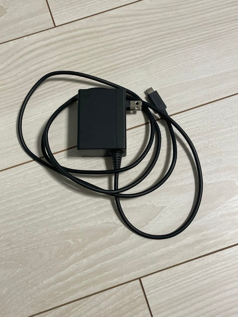 ニンテンドー　Switch本体　ジョイコン　ARMSセット　持ち運びバッグ付き