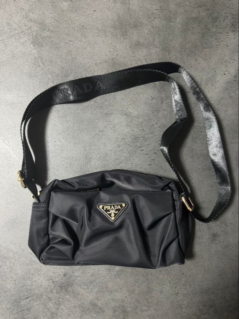 PRADA ノベルティ ショルダーバック