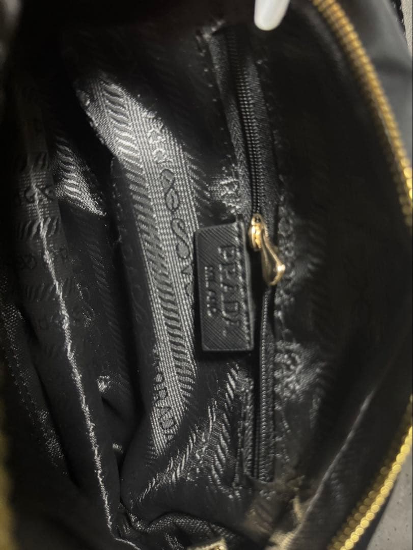 PRADA ノベルティ ショルダーバック