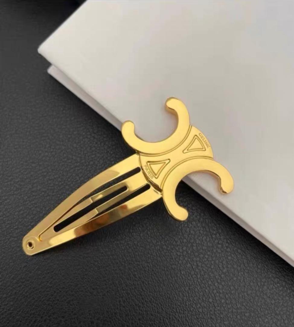 CELINE トリオンフヘアピン1点