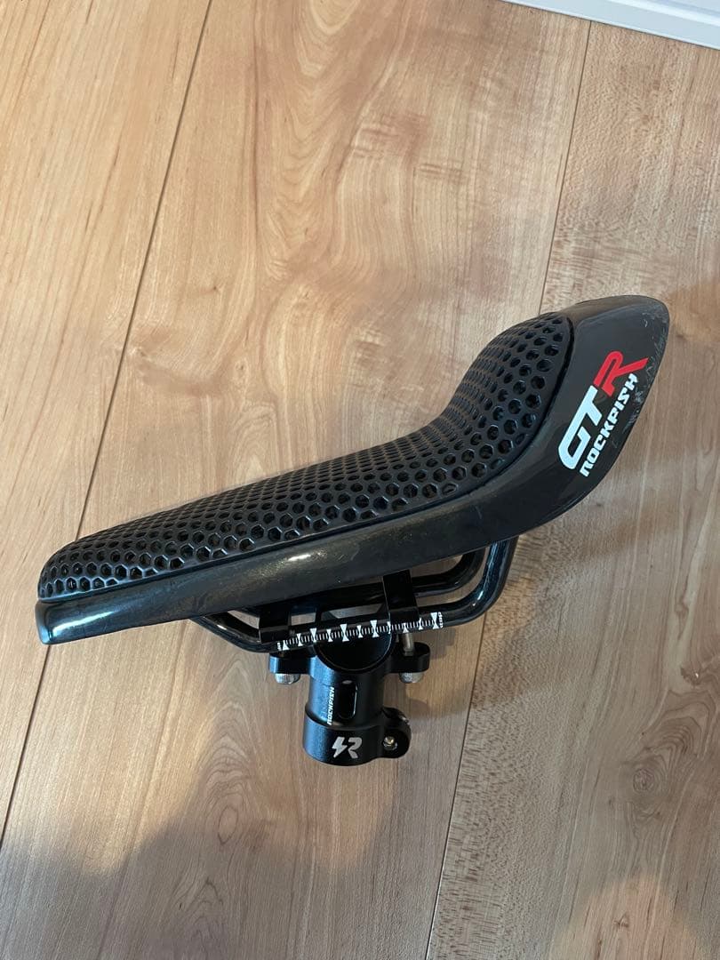 ROCKFISH GTR サドル