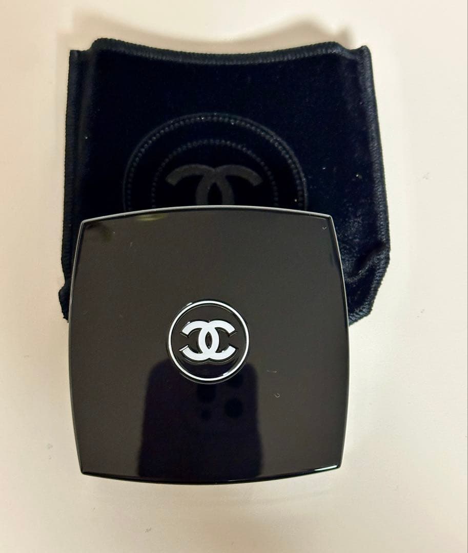 【新品未使用】CHANEL 【特別限定品】レ　キャトル　オンブル　ブトン239