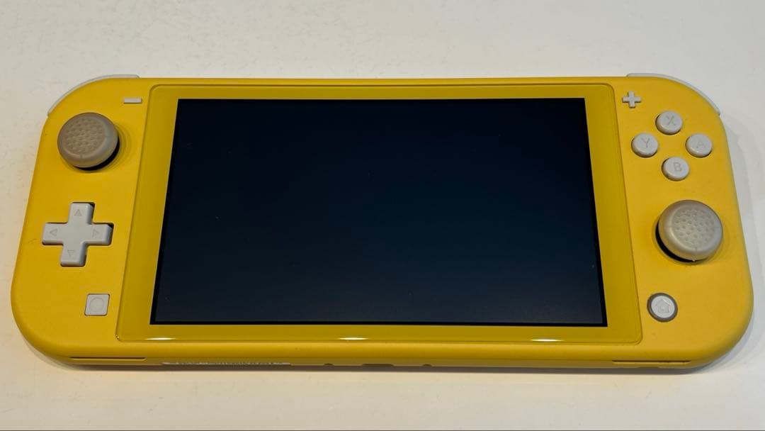 Nintendo Switch Lite イエロー　本体とケースのみ