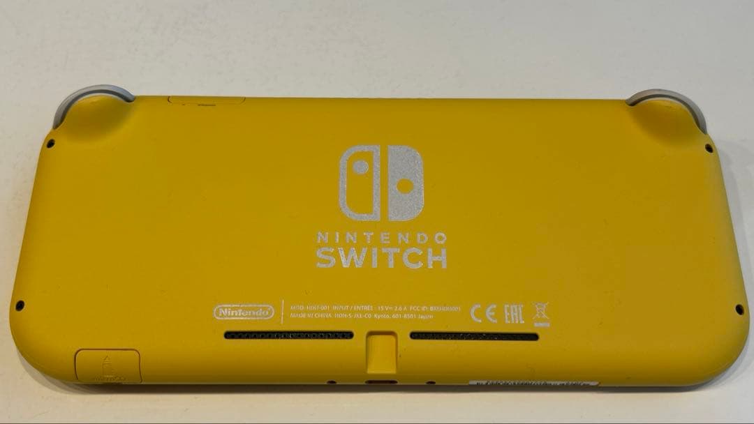 Nintendo Switch Lite イエロー　本体とケースのみ