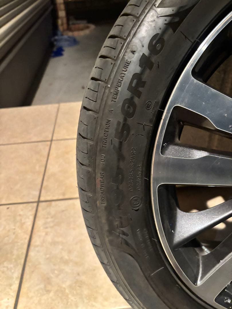 フィットgk5 16インチ純正ホイールタイヤセット　6j+53 4本手渡しのみ