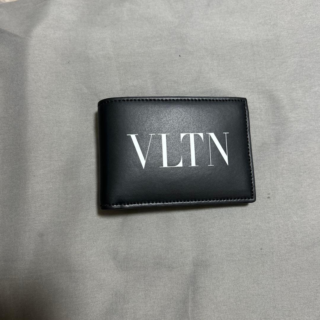VALENTINO ブラック 二つ折り財布