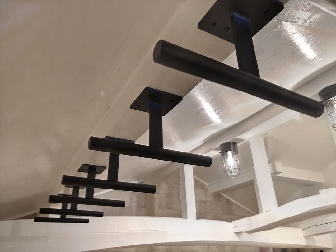 うんてい　室内　子供　懸垂バー　雲梯　大人　アイアンバー　黒　白　オーダー　T型