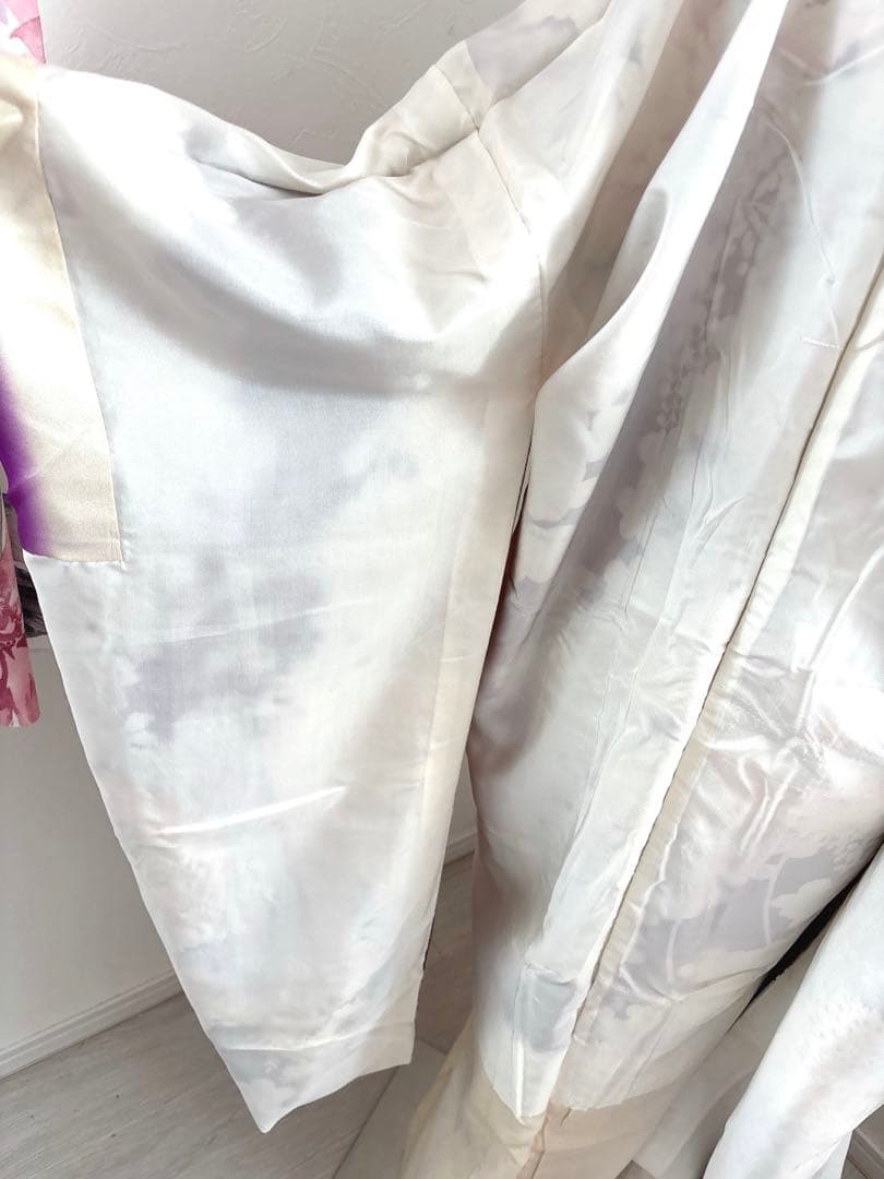 正絹振袖フルセット　豪華　銀彩　袋帯刺繍　紫色とピンク色　牡丹成人式