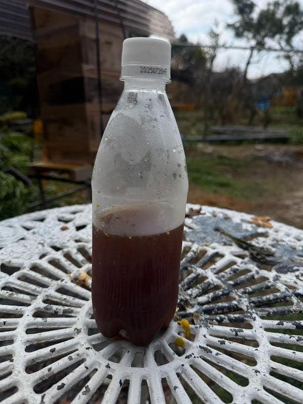 日本蜜蜂 重箱式巣箱4段スライド底板 スノコ付き　誘引液300cc付　セット割有