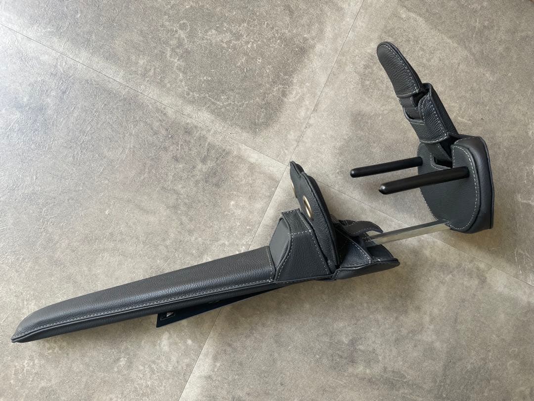 TOM’S ステアリングロック