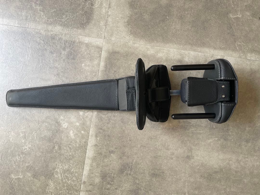 TOM’S ステアリングロック