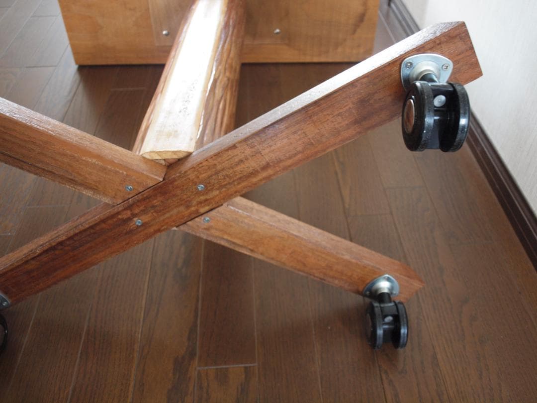 カフェテーブル　サイドテーブル　70x40x高79cm　キャスター付き　北山杉