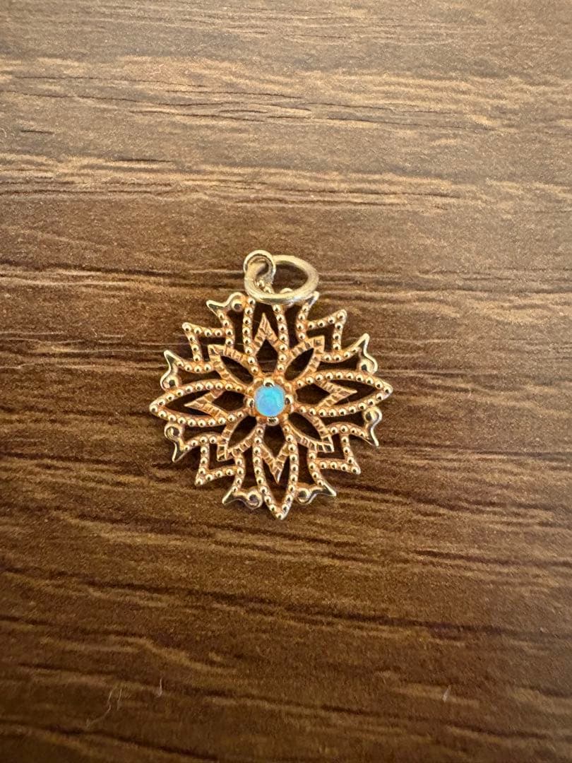 agete チャーム K10 オパール 透かし