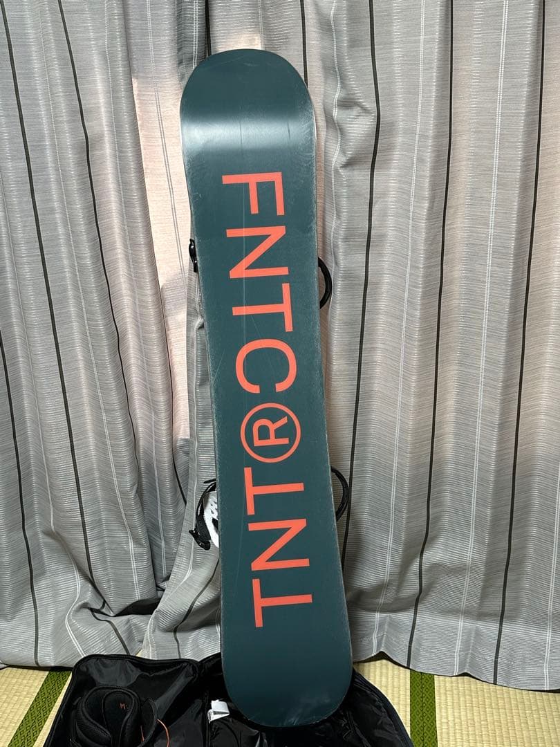FNTC TNT® スノーボードセット