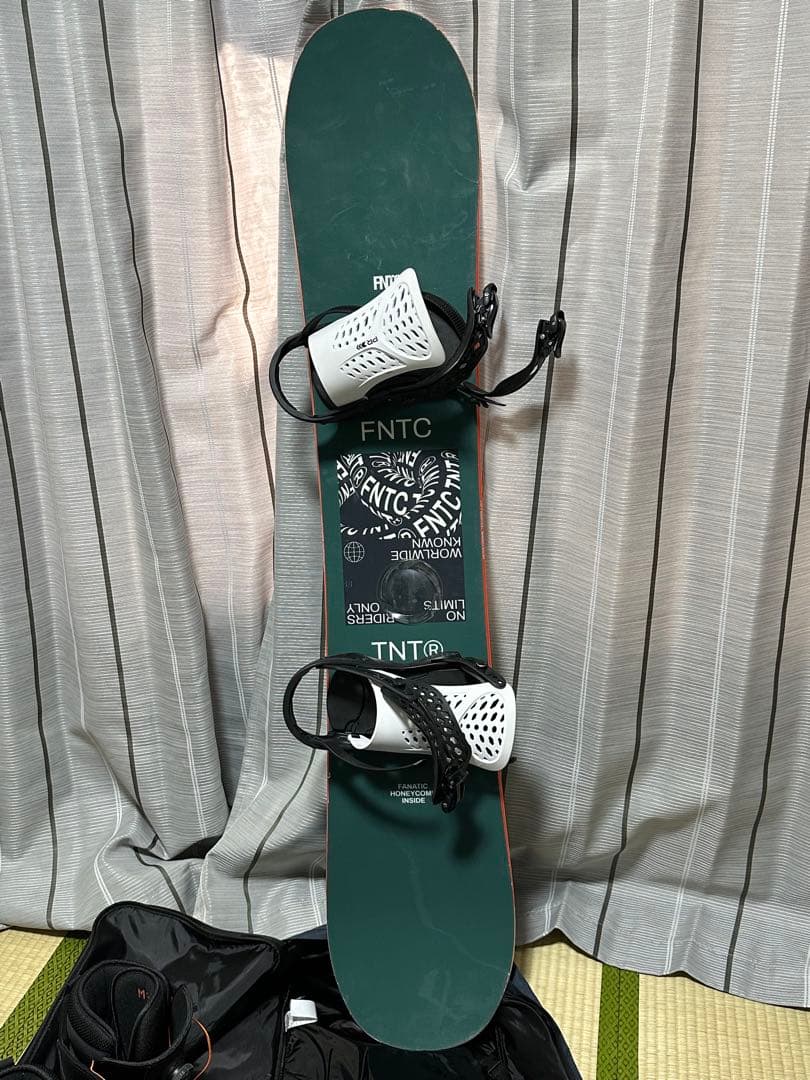 FNTC TNT® スノーボードセット