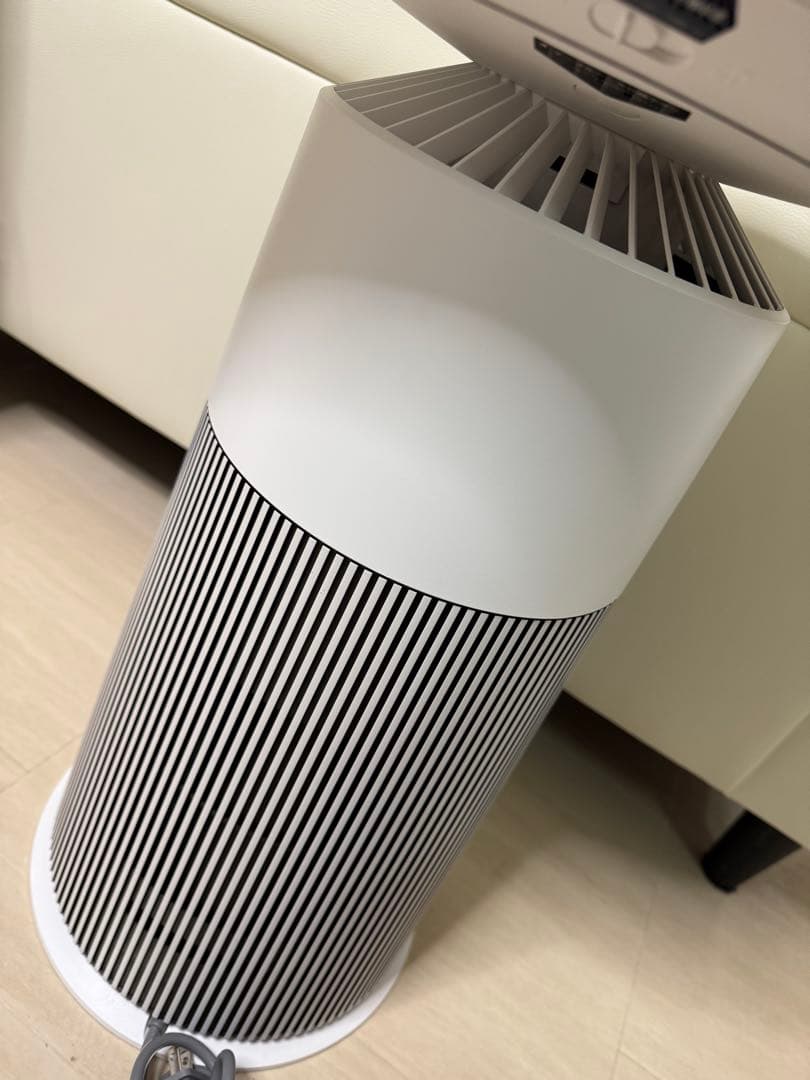 LG PuriCare AeroFurniture ホワイト　空気清浄機