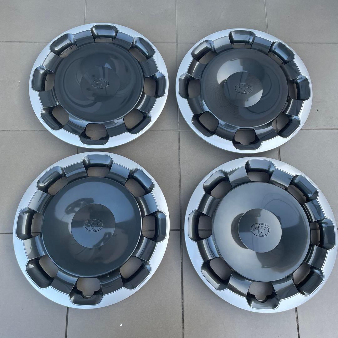 シエンタ 15インチ ホイールキャップ　新車外し