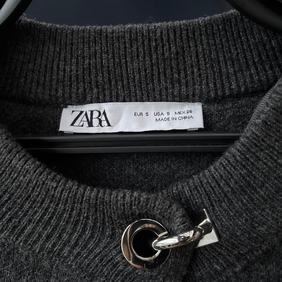 ZARAニットポンチョ