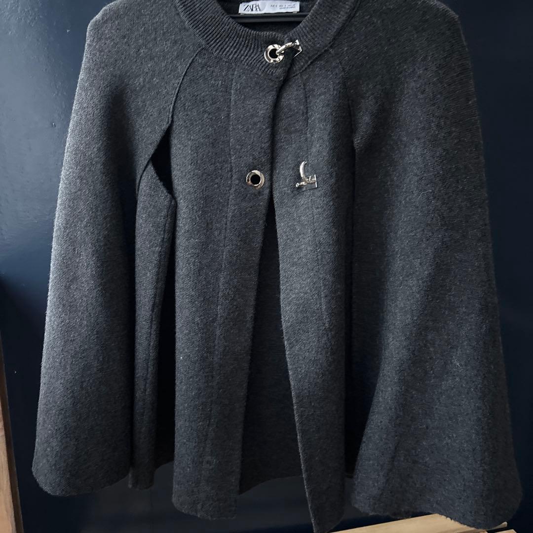 ZARAニットポンチョ