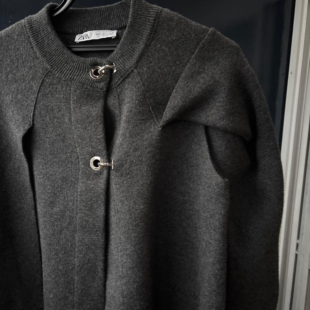 ZARAニットポンチョ