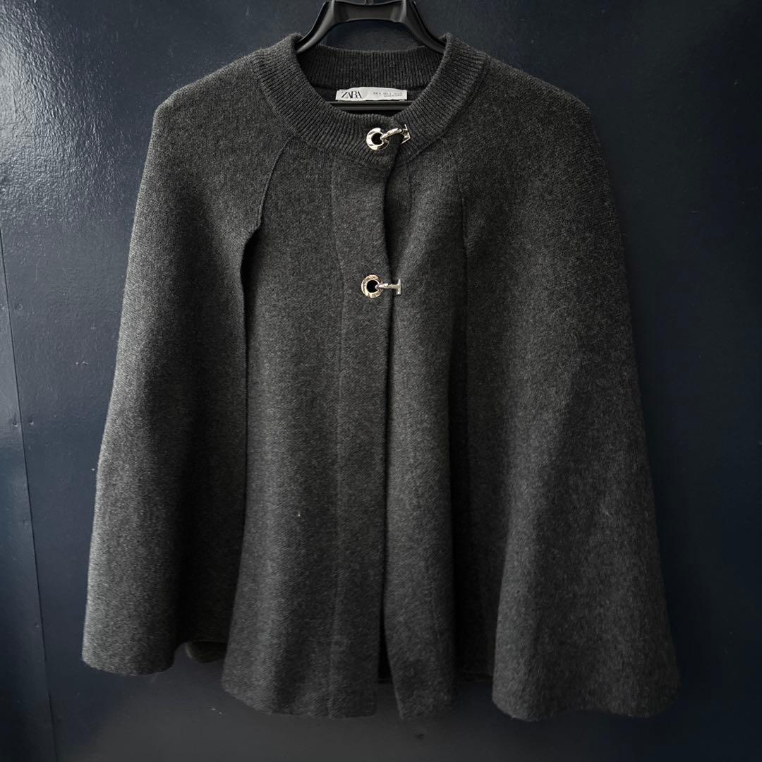 ZARAニットポンチョ