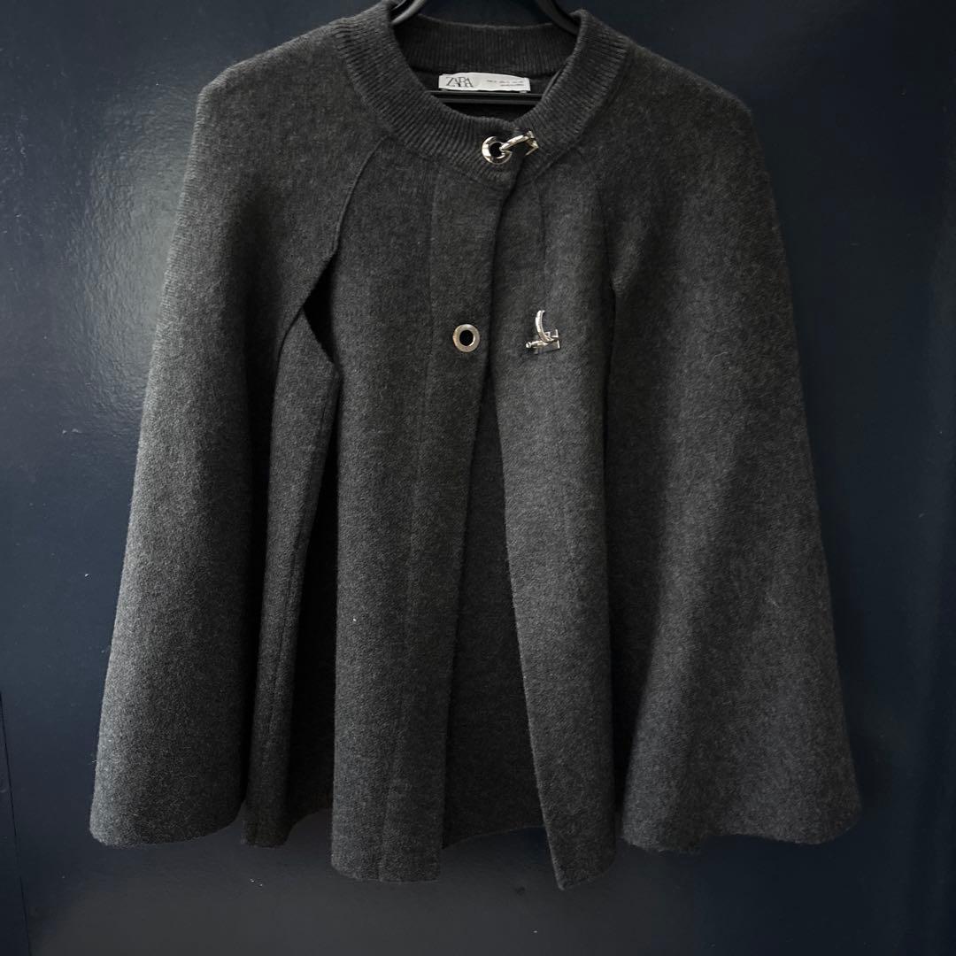 ZARAニットポンチョ