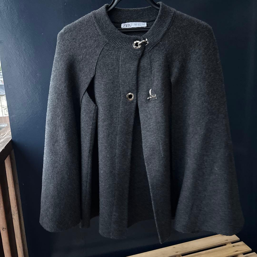 ZARAニットポンチョ