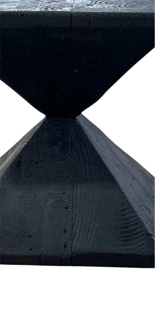 黒のダイヤモンド型木製サイドテーブル