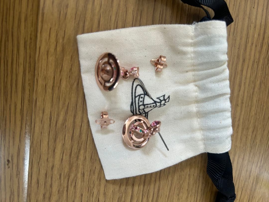 Vivienne Westwood ピンクゴールド　ピアス　両耳