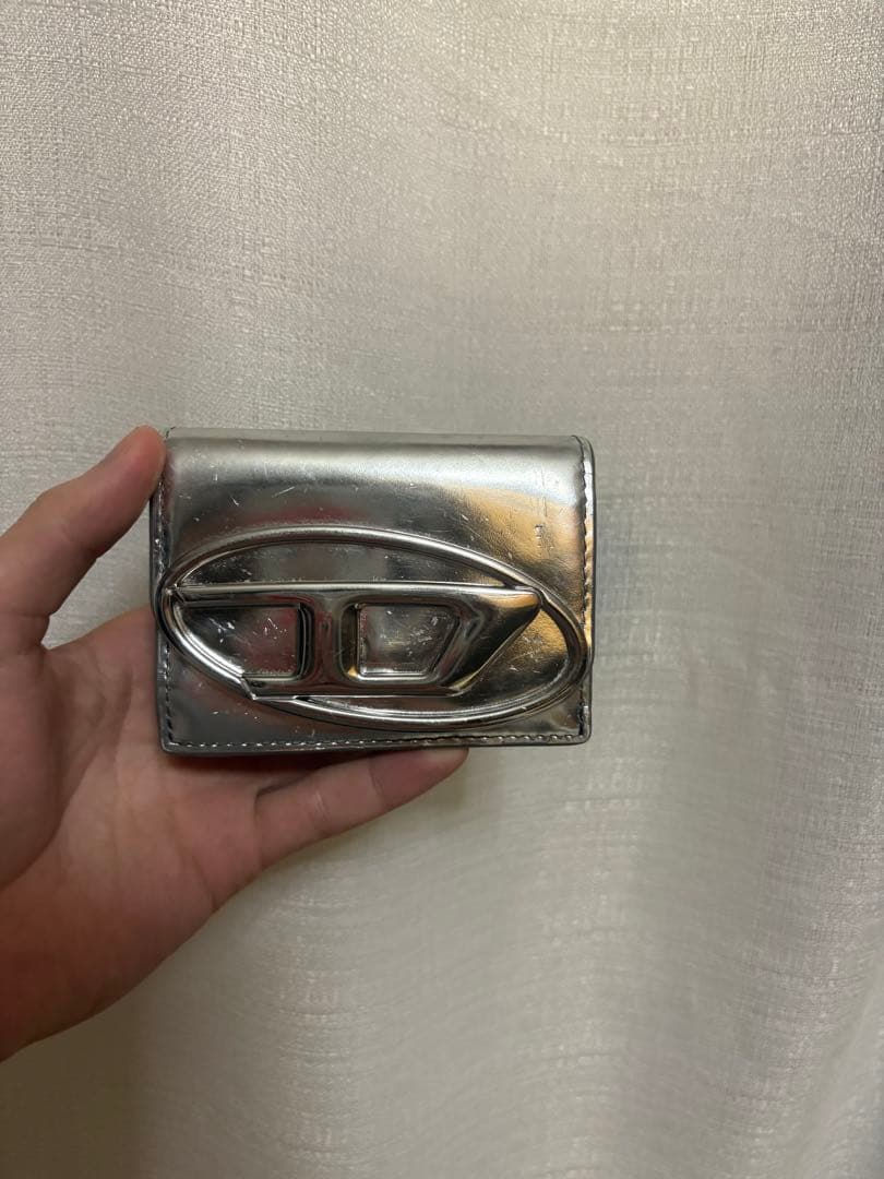 DIESEL ロゴ シルバー 三つ折り財布【正規品】