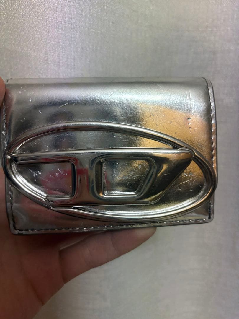 DIESEL ロゴ シルバー 三つ折り財布【正規品】