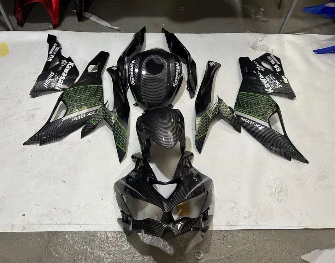 kawasaki zx25rカーボン調カウル
