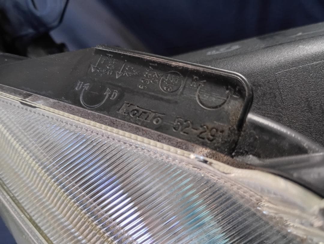 アクア　/　AQUA 　NHP10　左右ヘッドライト