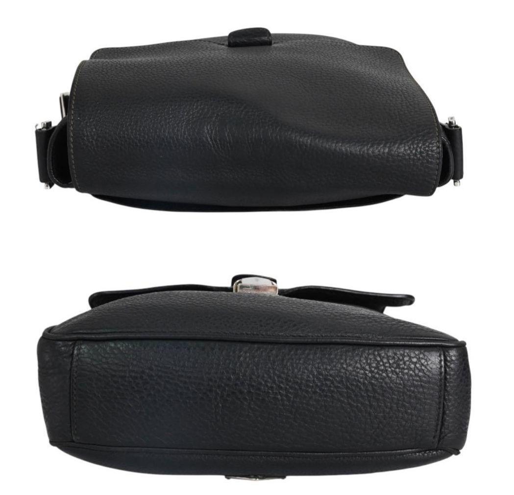 【美品】プラダ 本革 ショルダーバッグ サコッシュ 黒 三角 斜め掛け