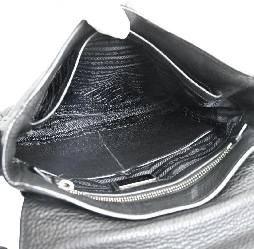 【美品】プラダ 本革 ショルダーバッグ サコッシュ 黒 三角 斜め掛け