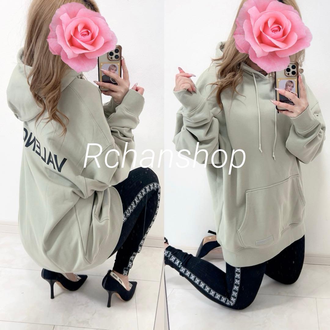 新品タグ付♡VALENCIANO ヴァレンティアーノ　バックロゴ　フーディー