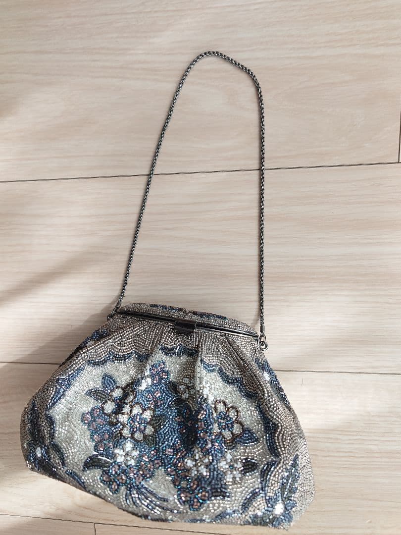 皇室御用達 ルミー 総ビーズバッグ