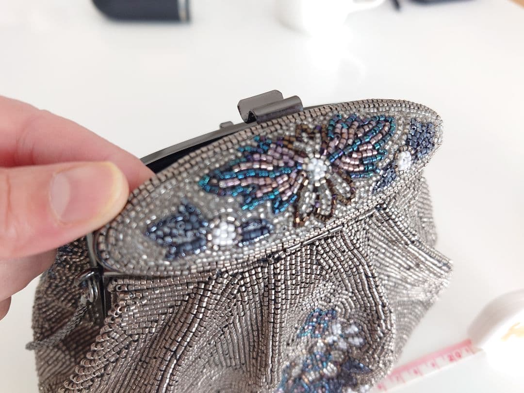 皇室御用達 ルミー 総ビーズバッグ