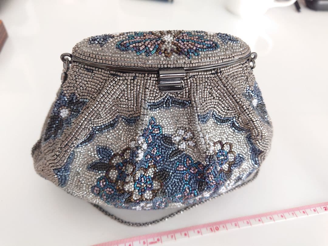 皇室御用達 ルミー 総ビーズバッグ