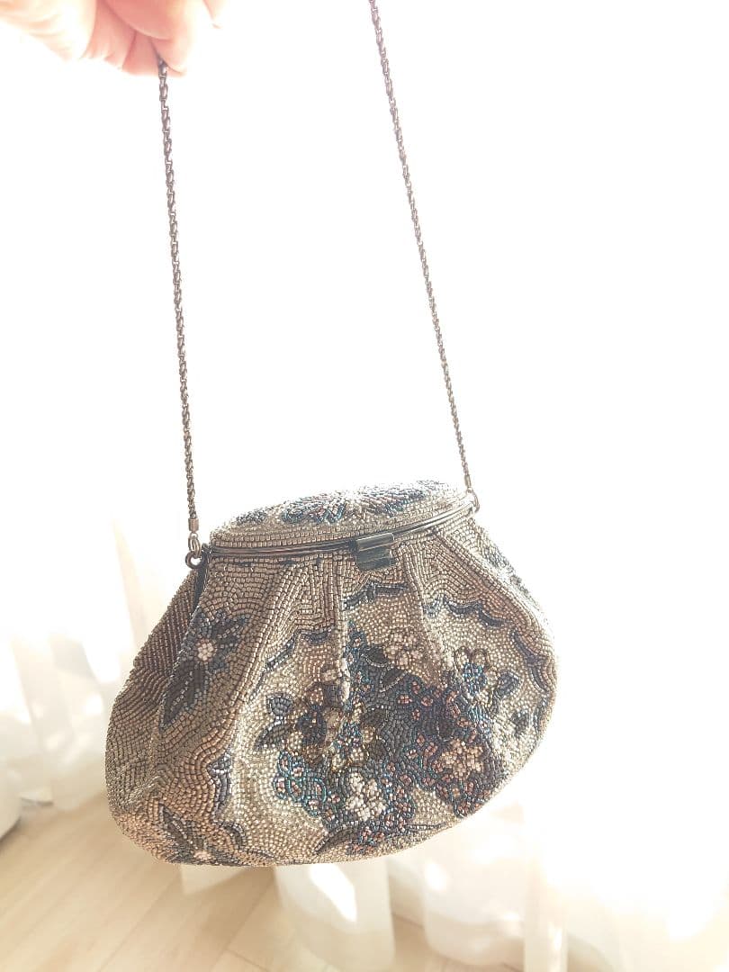 皇室御用達 ルミー 総ビーズバッグ