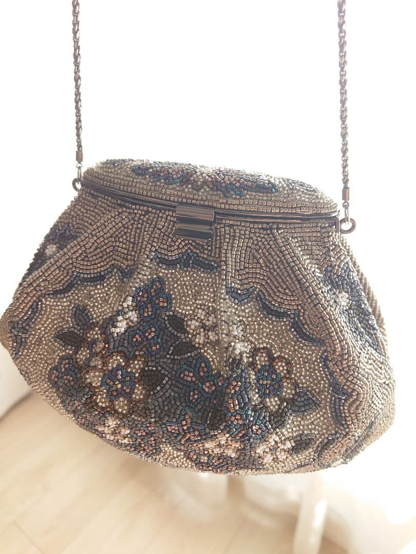 皇室御用達 ルミー 総ビーズバッグ