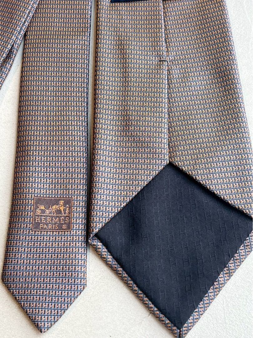 【新品未使用】エルメス H総柄　シルクネクタイ グレー系　シルク100%