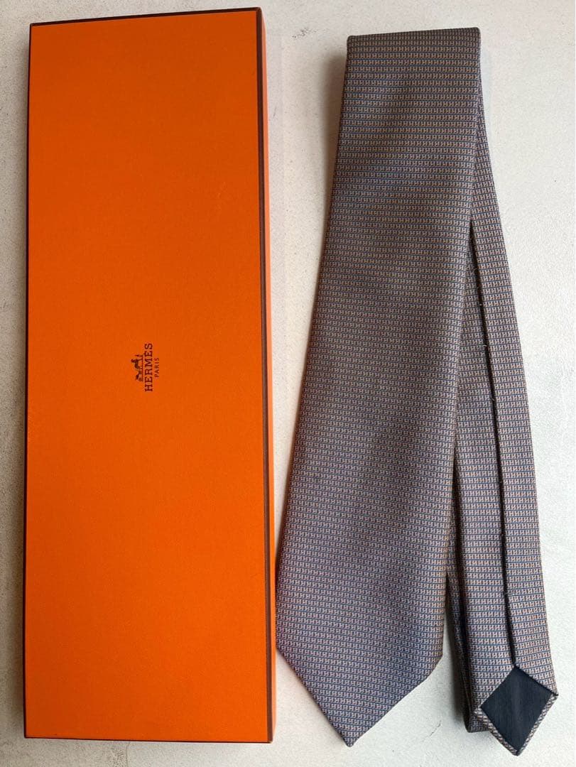 【新品未使用】エルメス H総柄　シルクネクタイ グレー系　シルク100%