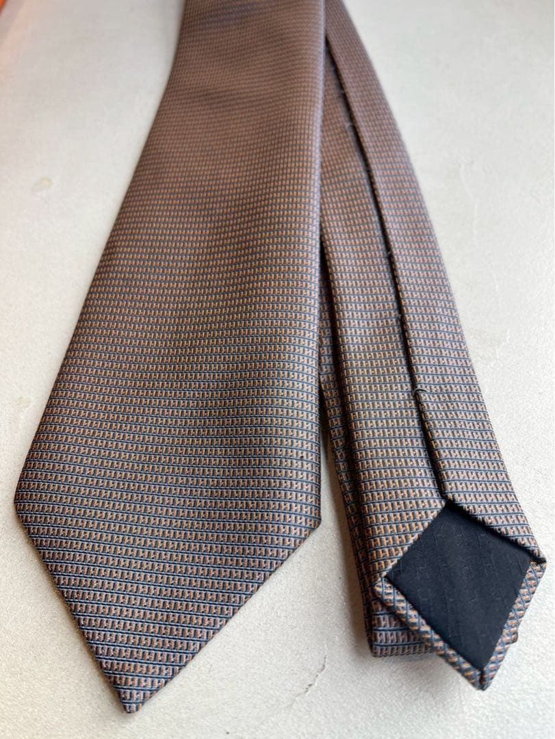 【新品未使用】エルメス H総柄　シルクネクタイ グレー系　シルク100%
