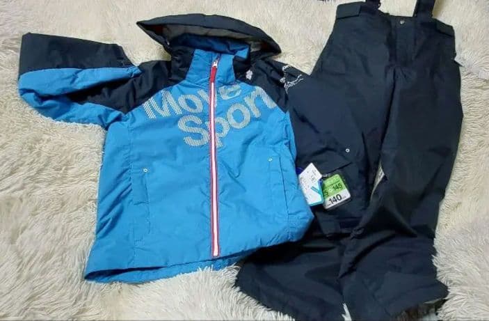 新品デサント子ども用スキーウェア 140センチ 上下セット ジュニア