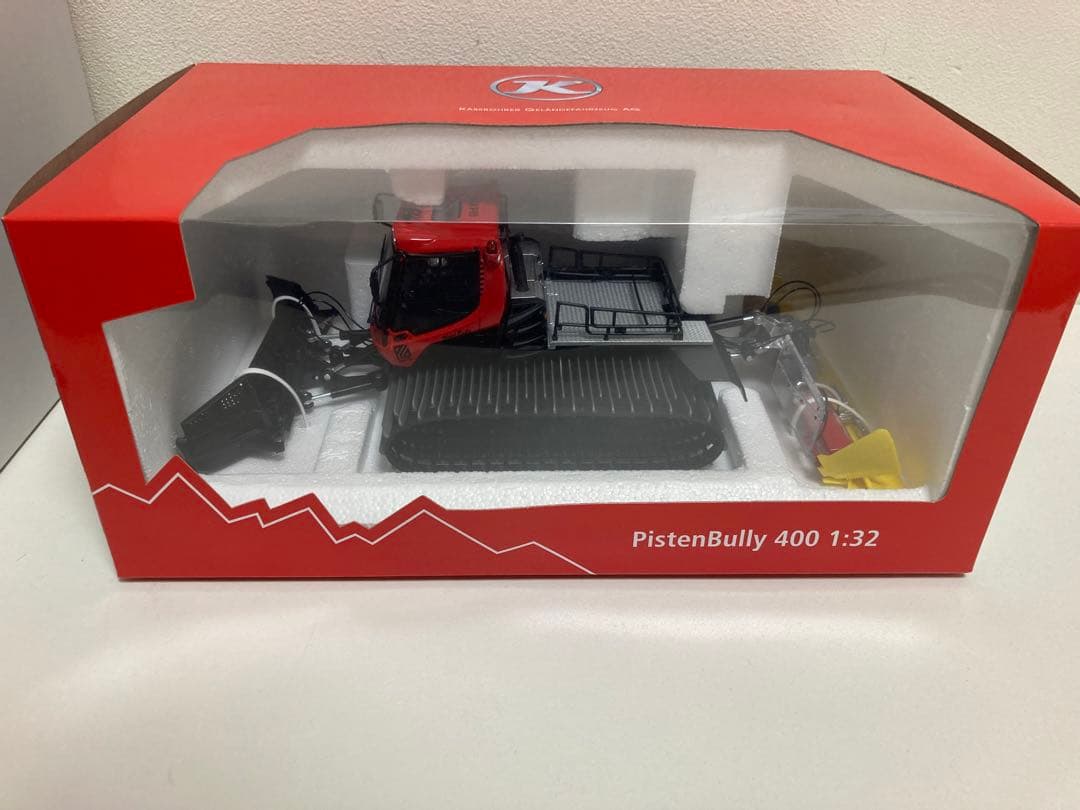 ミニカー pistenbully 400 1:32