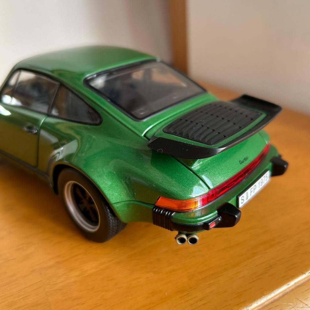 1/18ノレブ　ポルシェ911ダーボー